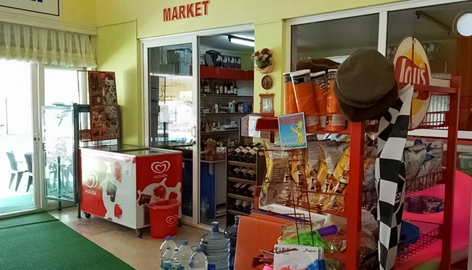 هتل آپارتمان گلدن مون کوش آداسی